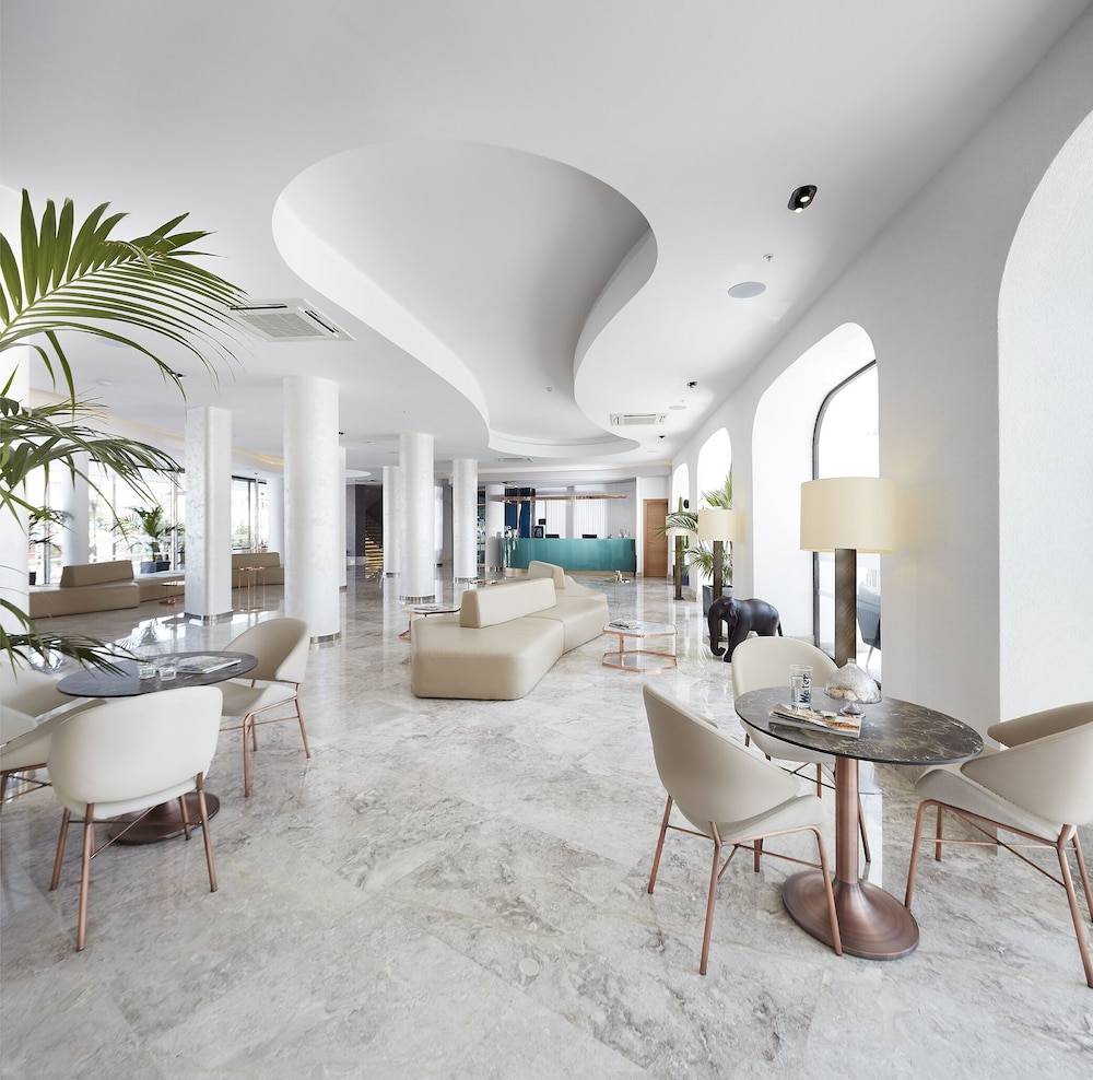Lalila Blue Suites 2