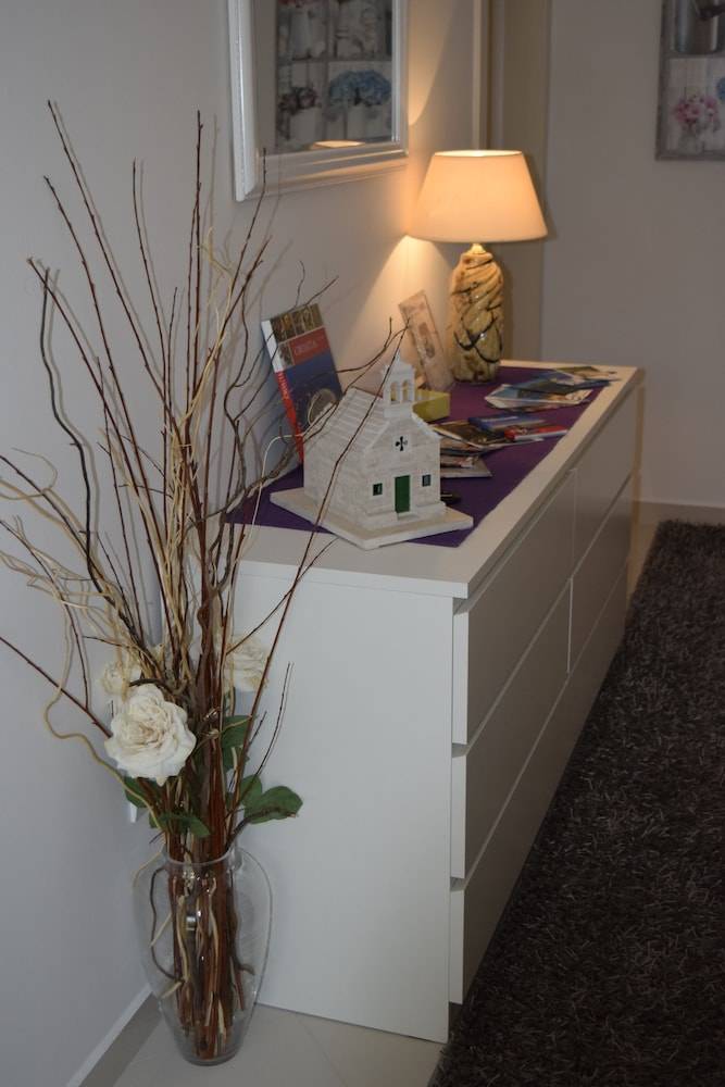 Jele Rooms 2