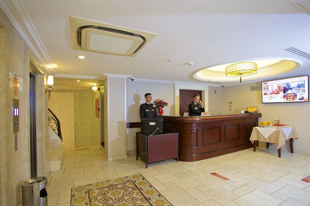 Emporium Hotel 2