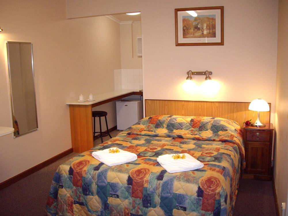 Tower Motor Inn 2