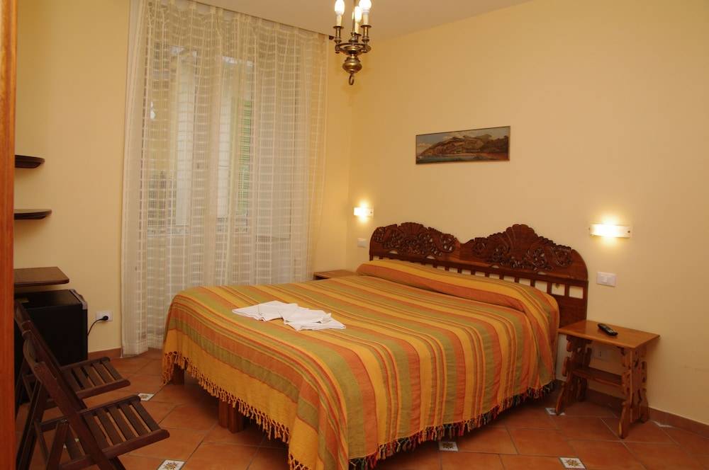 DolceVitaSorrento Guest House 1