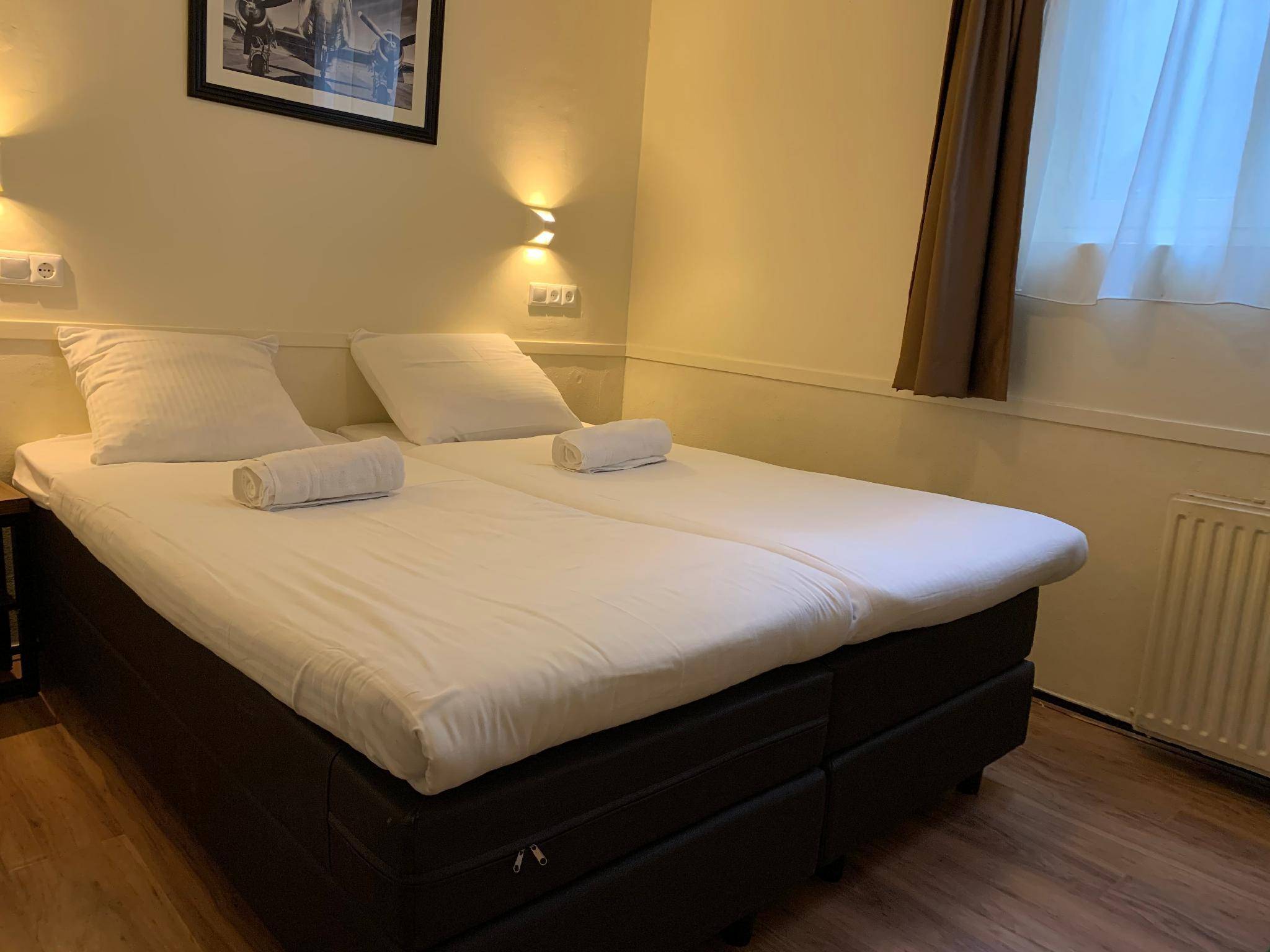 Dam Hotel 2
