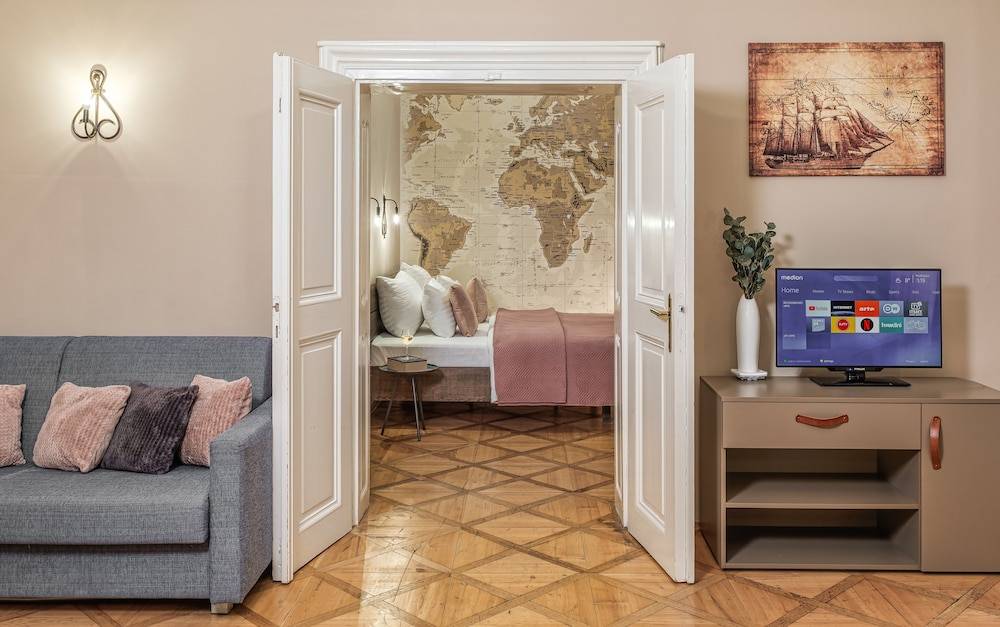 6 Continents Apartments by Adrez 1