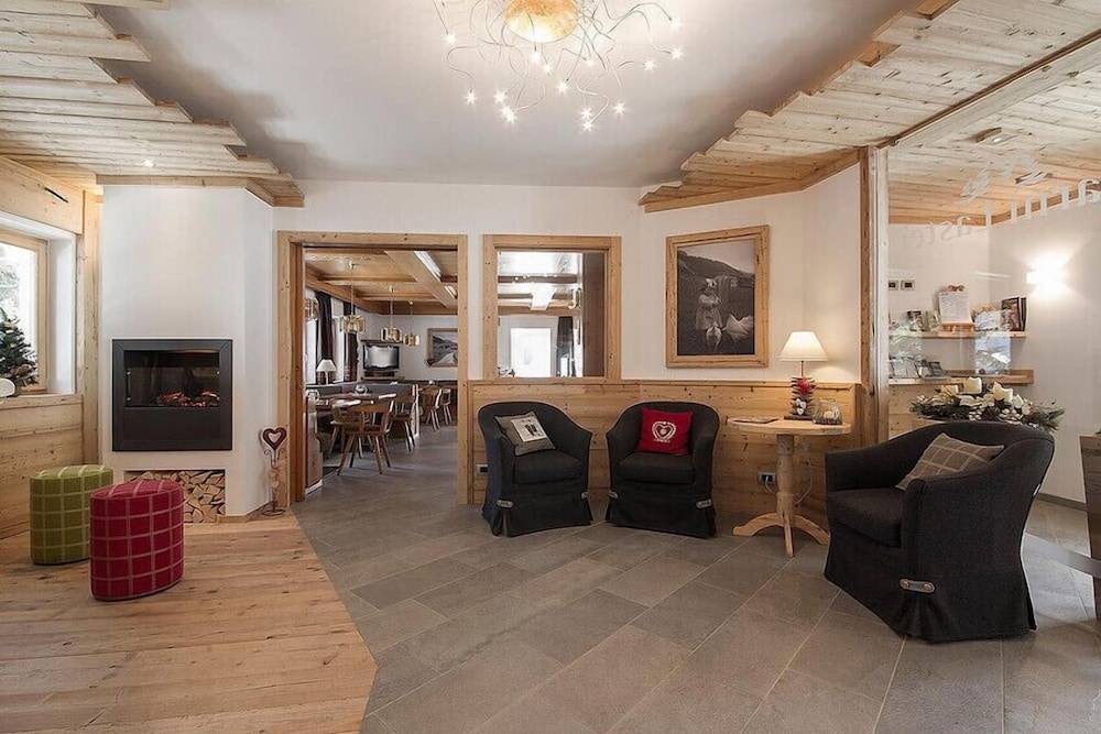 Hotel Garni Lastei 2