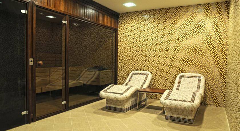 Emerald Hotel 2