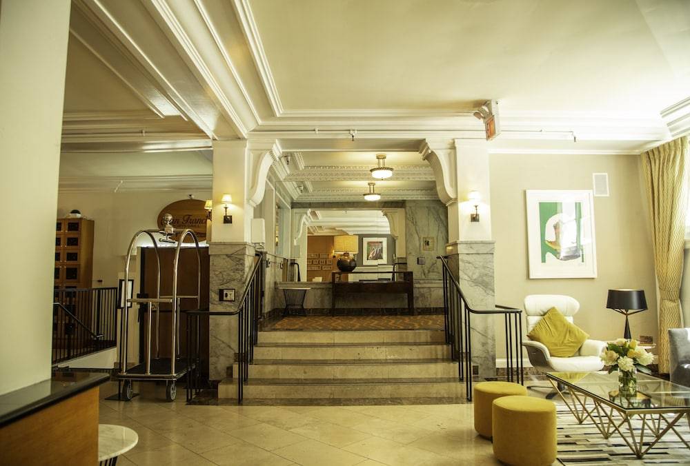 Executive Hotel Vintage Court 1