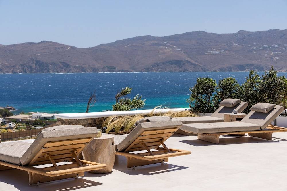 Mykonos Panormos Villas & Suites 1