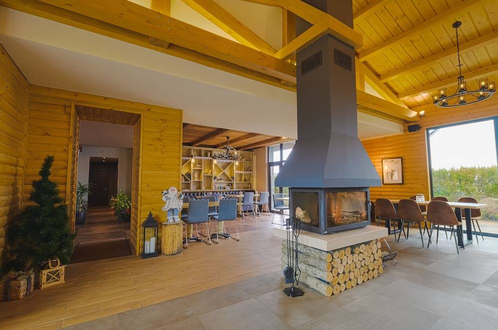Cornelia Deluxe Residence 2
