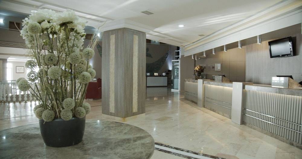 Ladonia Hotels Adakule 2