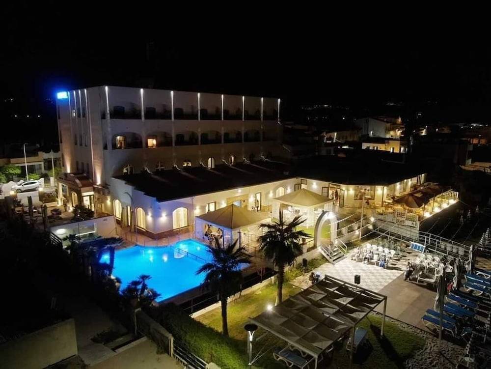 Hotel Il Gabbiano Beach 1