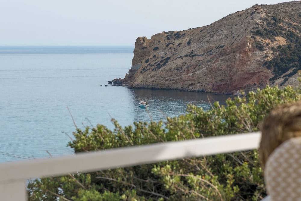 Summer Residence - Sea View Retreat in Provatas, Milos 2