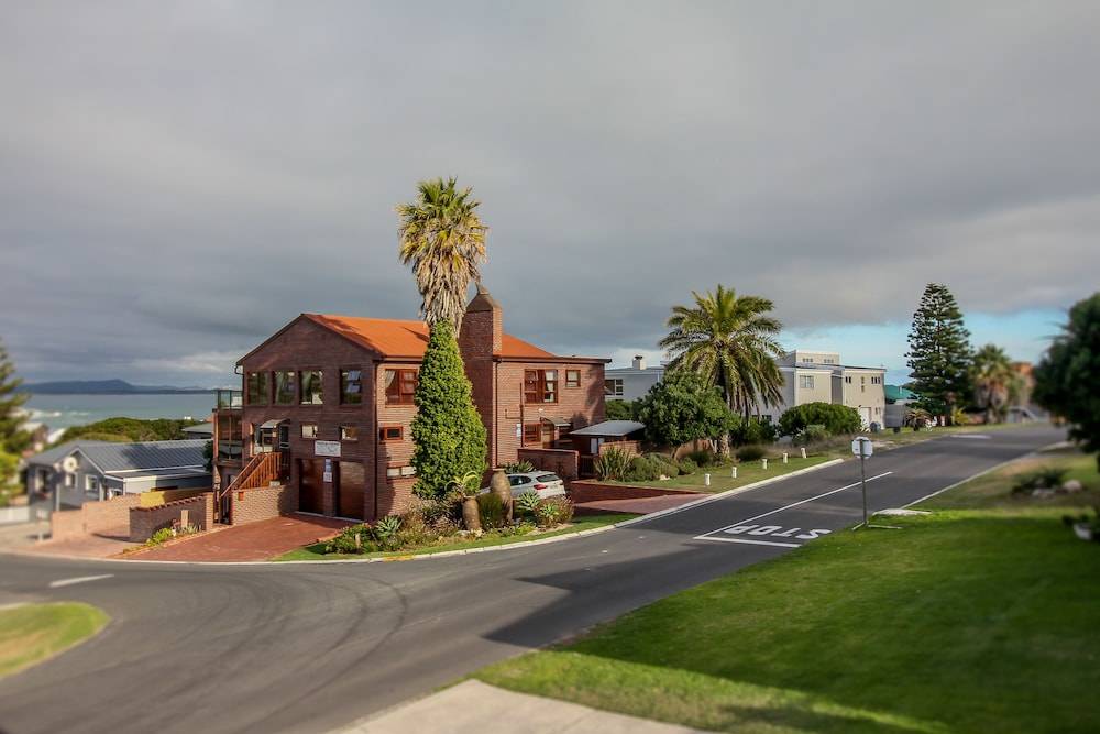 White Shark Guest House 1