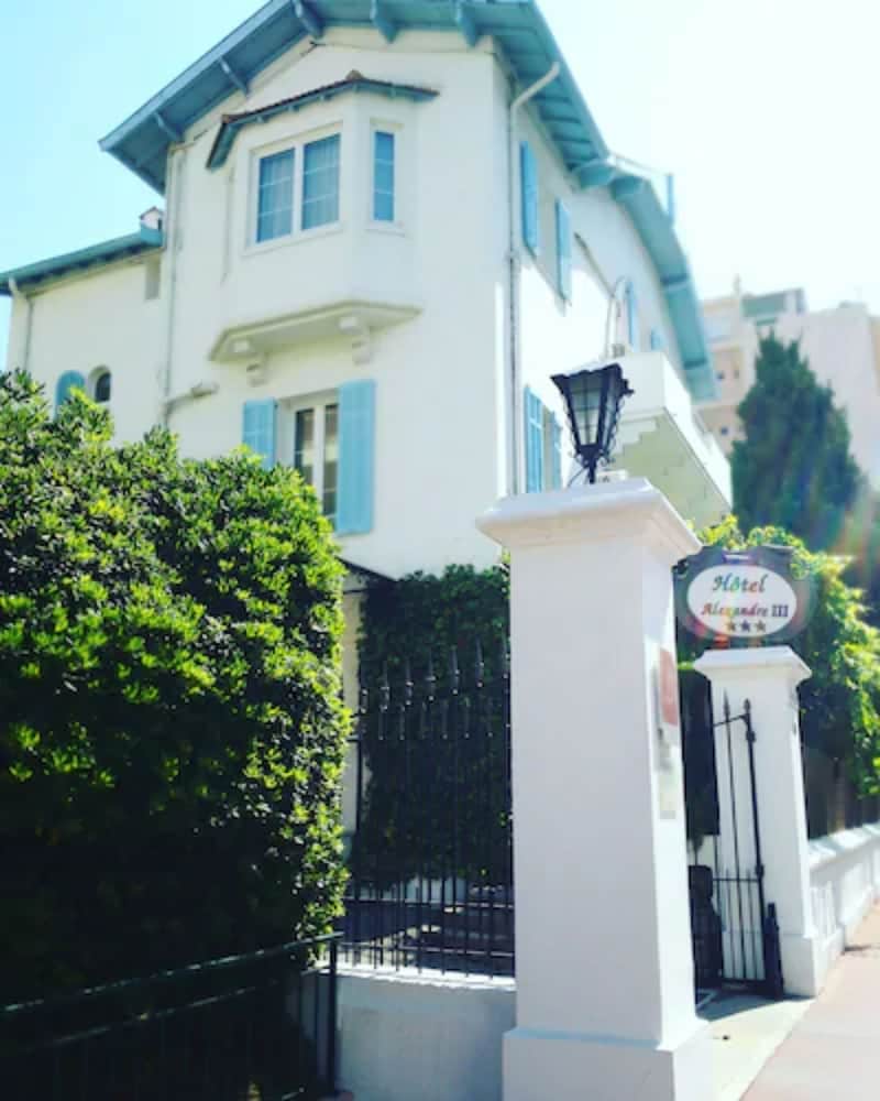 Hotel Alexandre III 1
