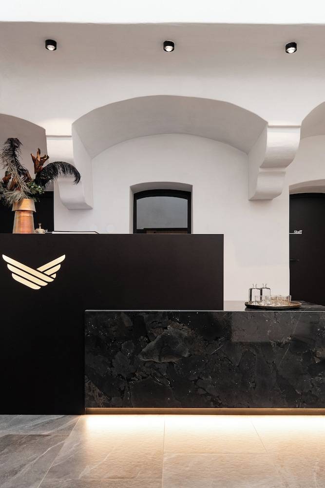 Schwarzer Adler - Concept Living 2