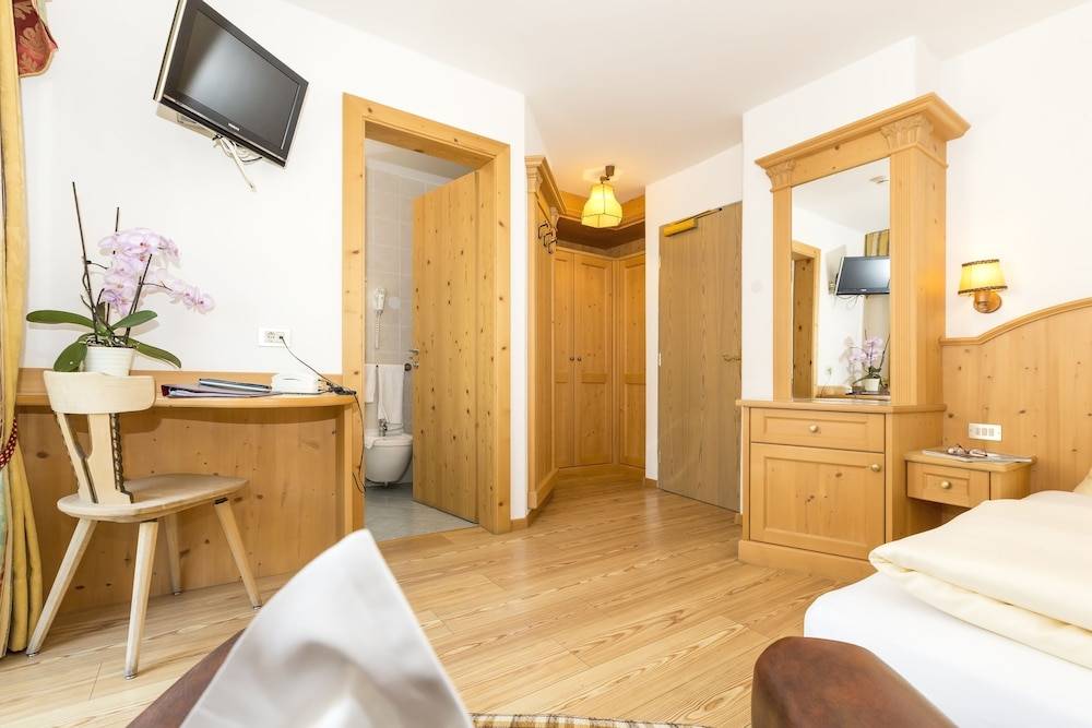 Hotel Alpenrose Dolomites 2
