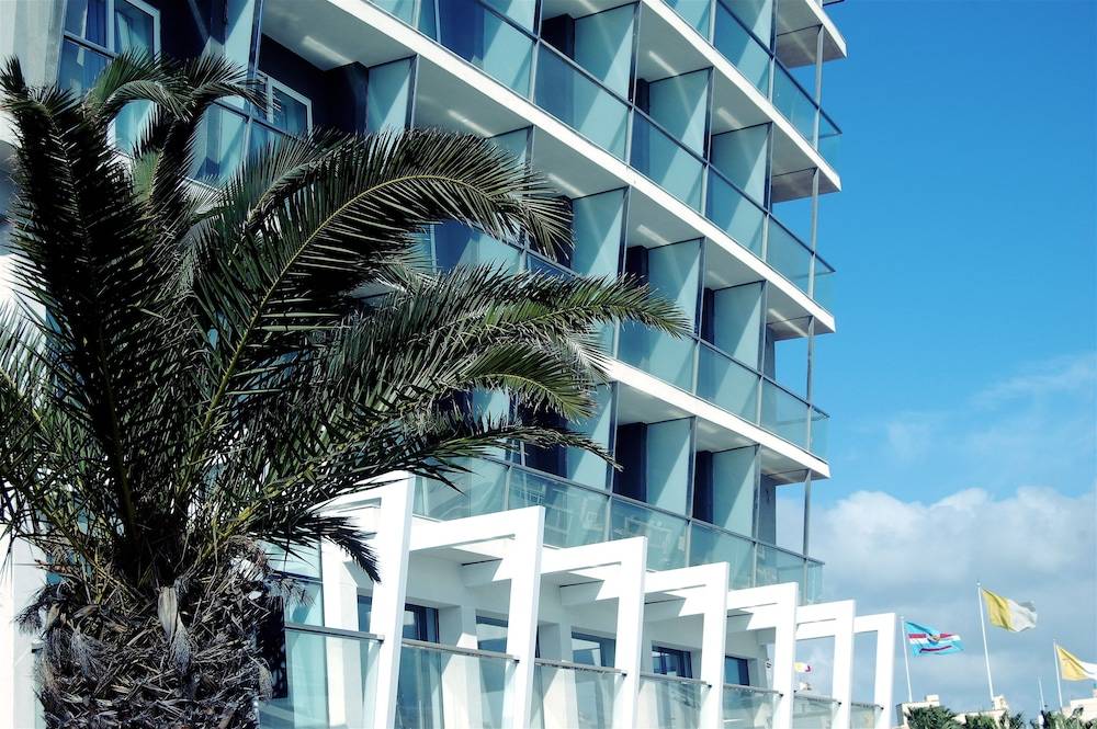 Water's Edge Hotel 1