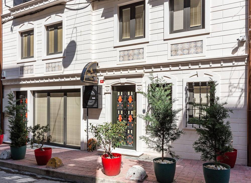 Villa Pera Suite Hotel 1