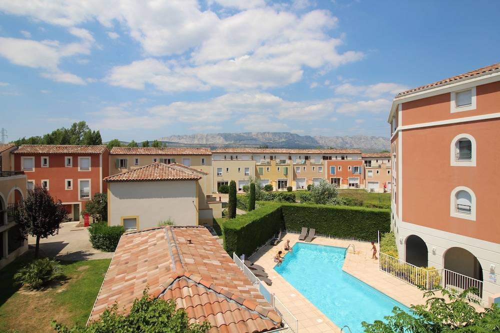 Appart'Hotel Garden & City Rousset 1