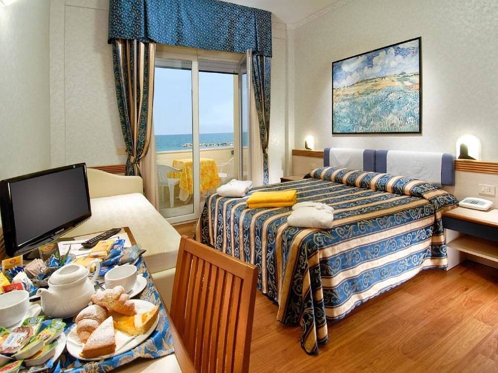 Strand Hotel Colorado 2