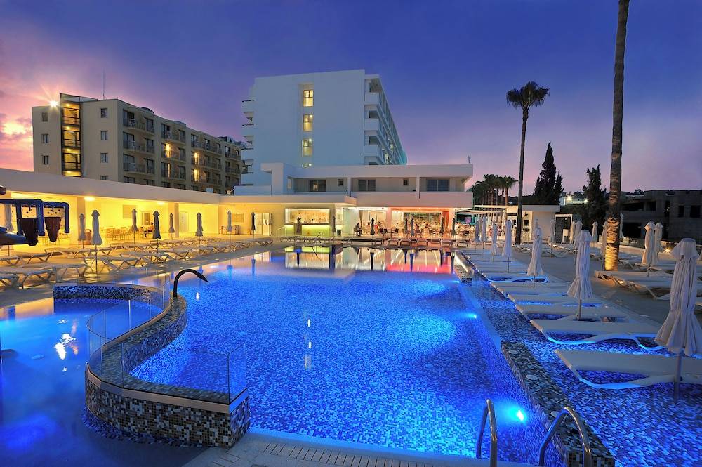Nelia Beach Hotel & Spa 1