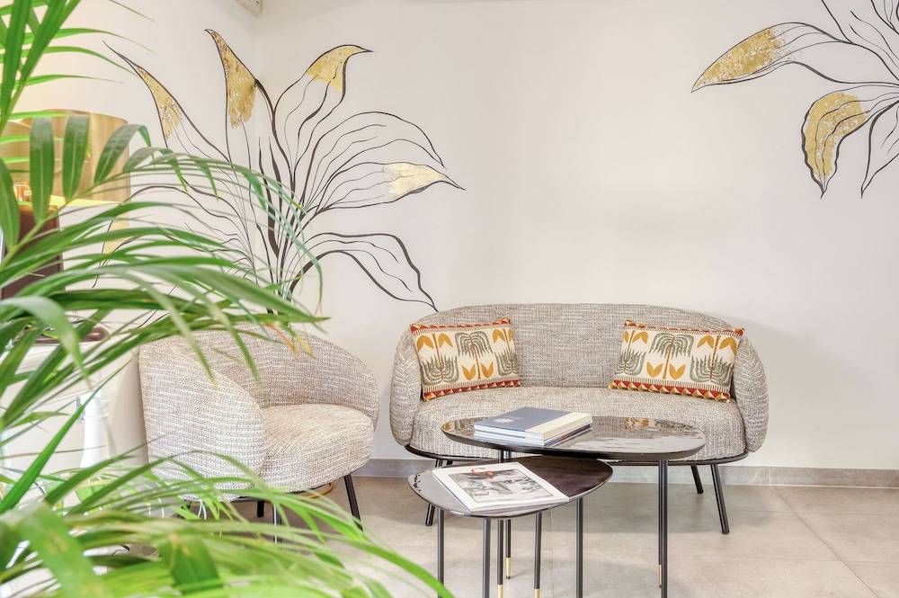 Anglade Hotel 2