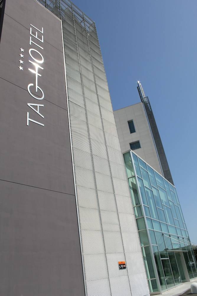Tag Hotel 1