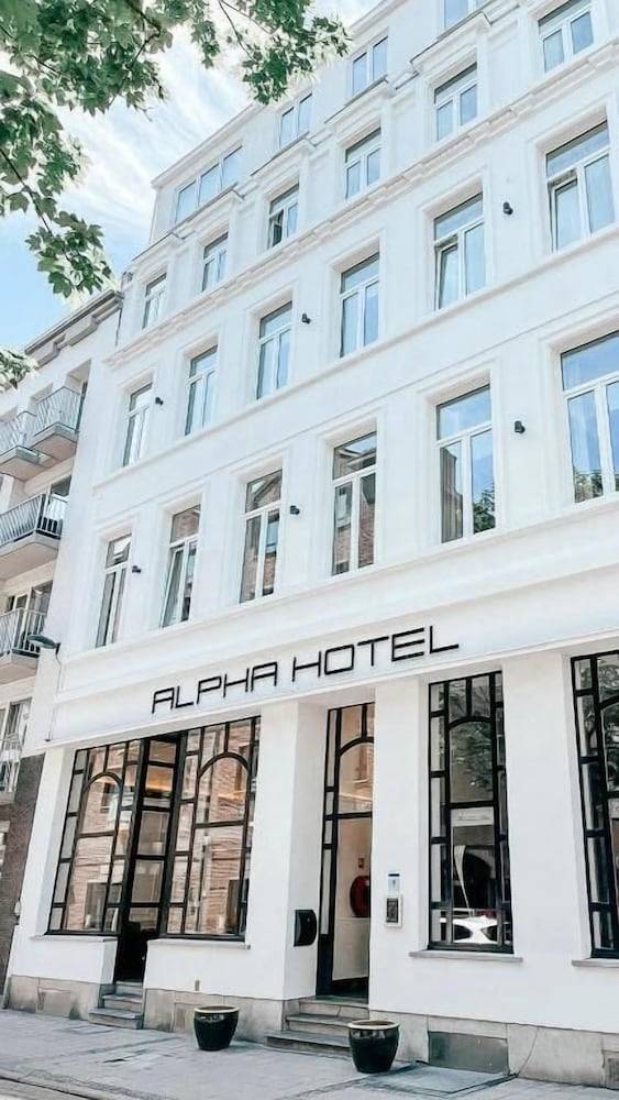 Alpha Hotel 1