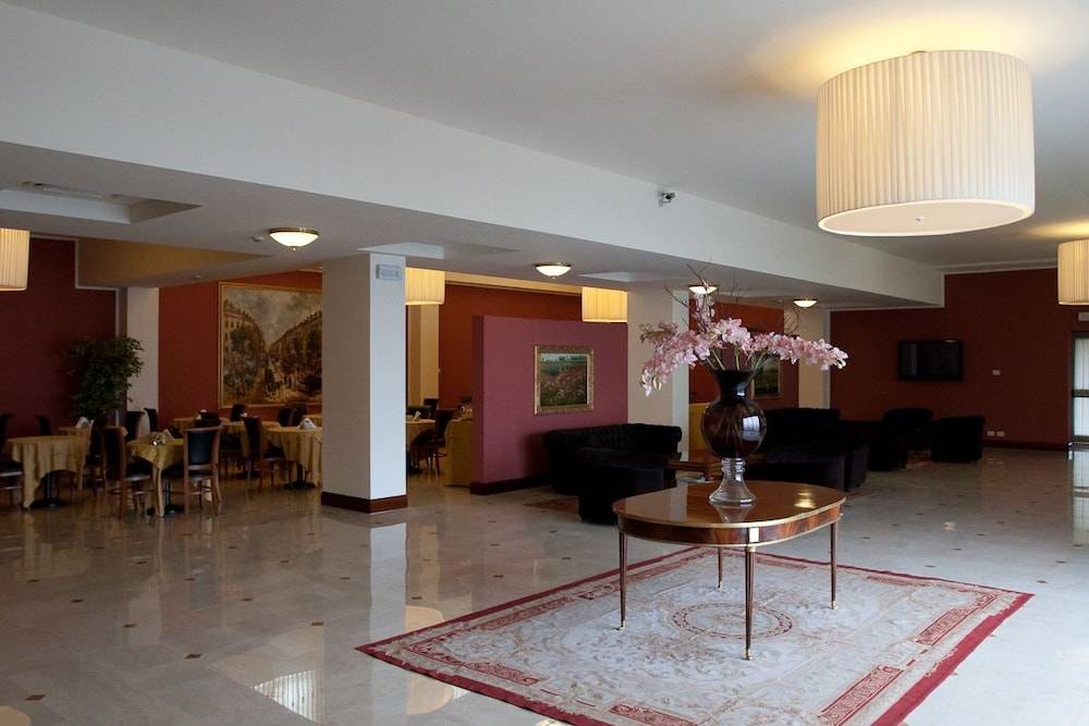 Hotel Maxim 2