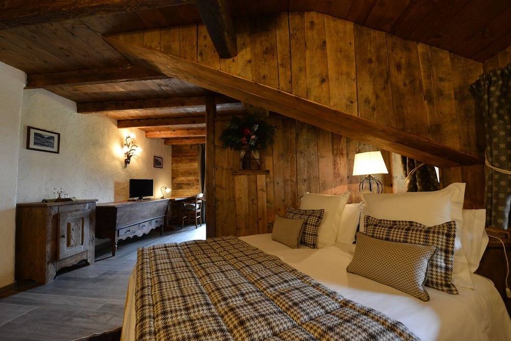La Madonnina Del Gran Paradiso Wellness Hotel 2