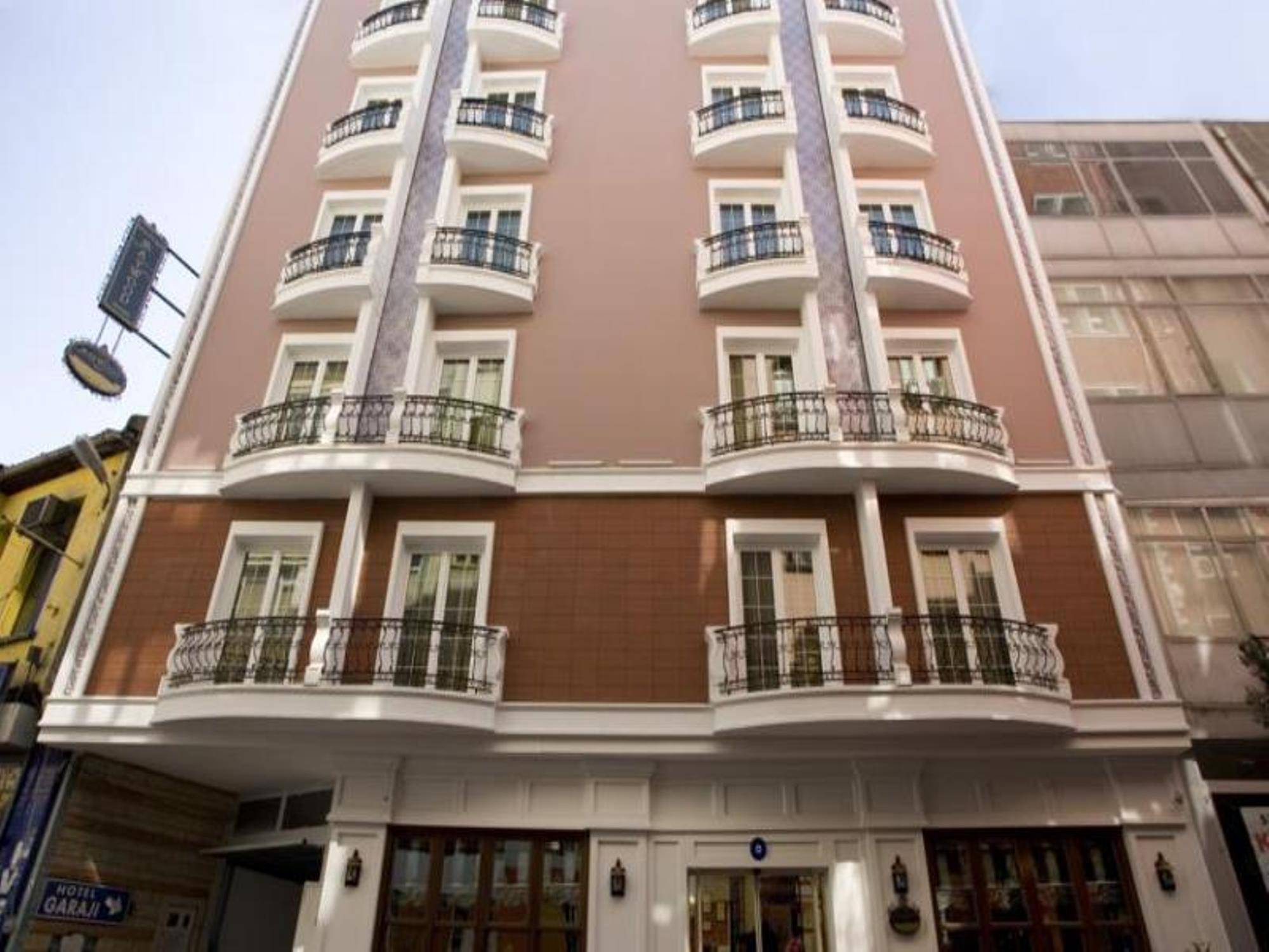 Maywood Hotel 1