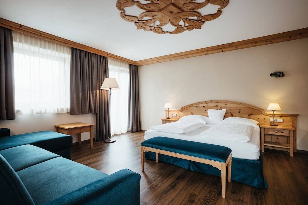 Kristallhotel Corona-Krone 2