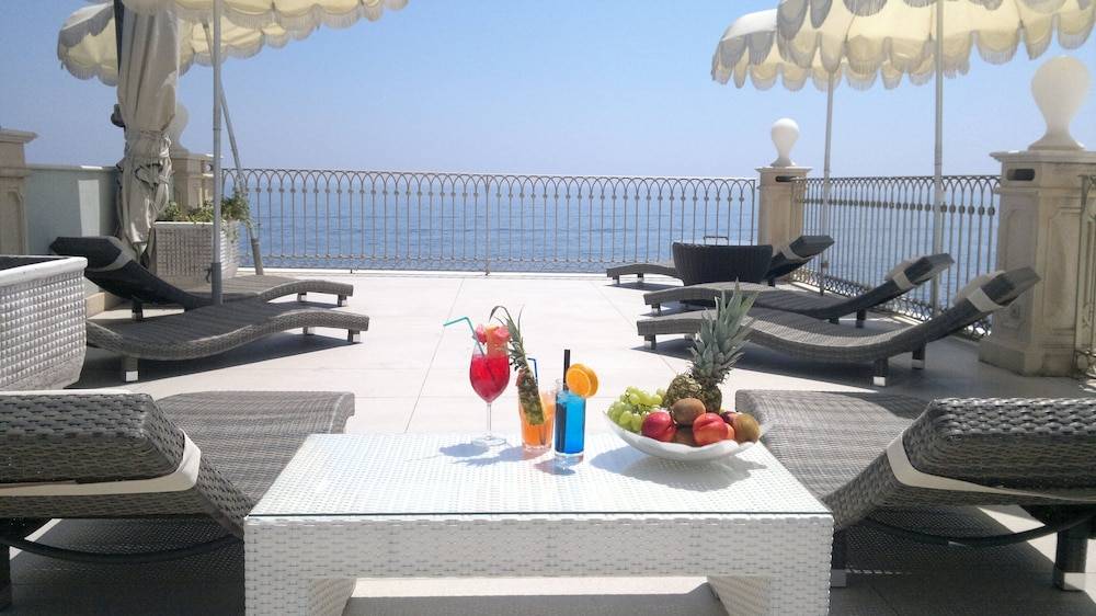 B&B Acireale - Il Cavalluccio Marino Fronte Mare 1