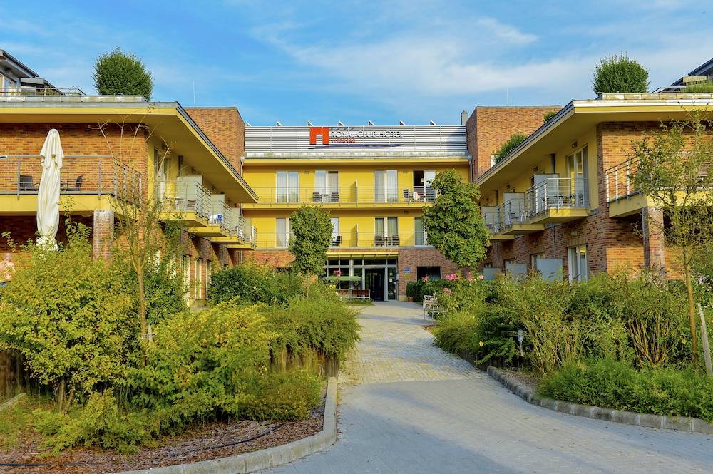 Royal Club Hotel 1