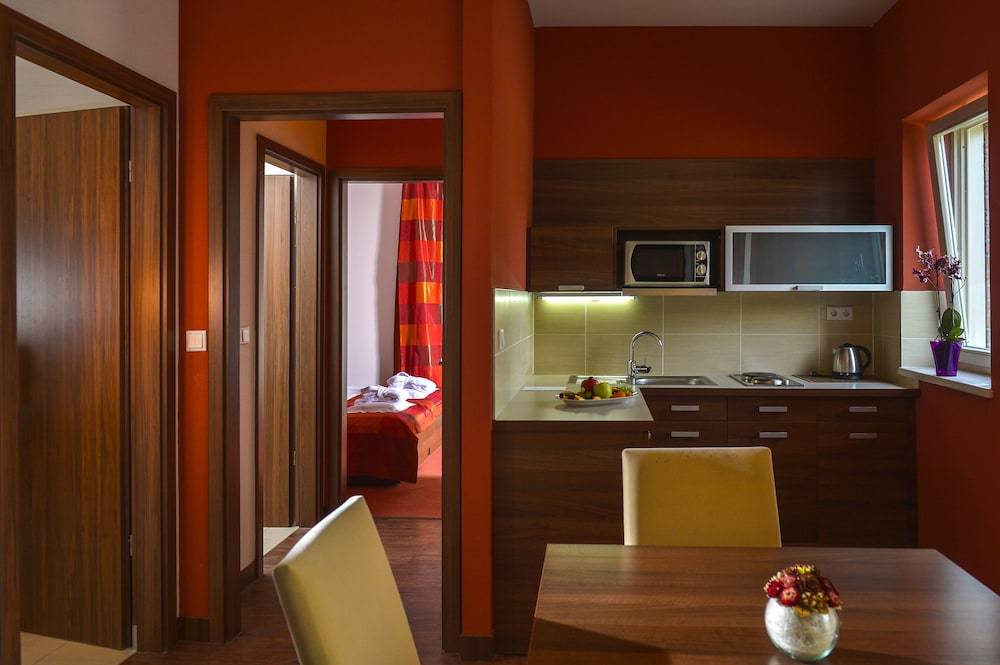 Royal Club Hotel 2
