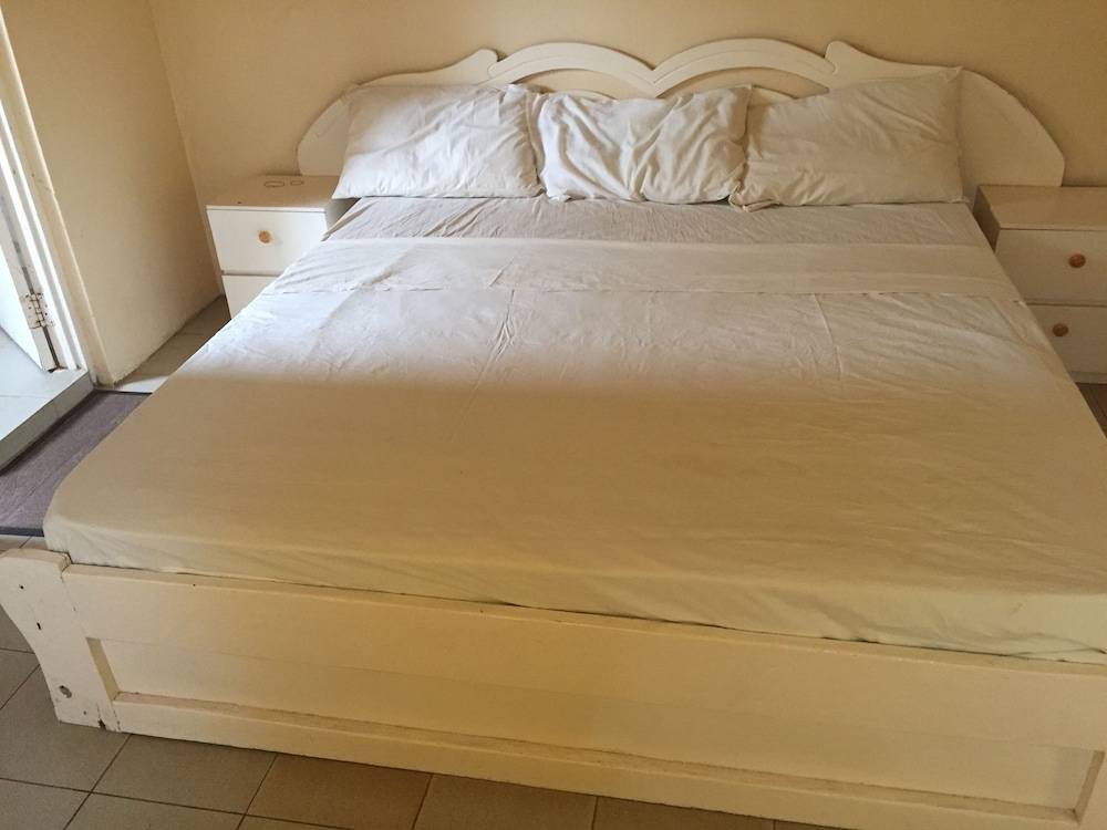 One World Village Guesthouse 2
