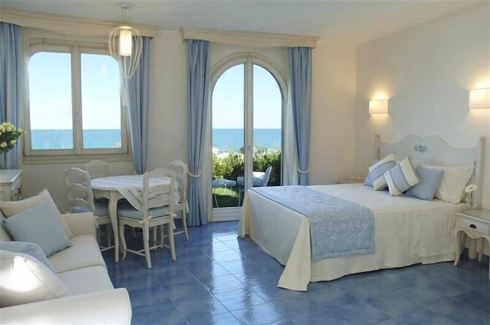 Baia Delphis Resort 2