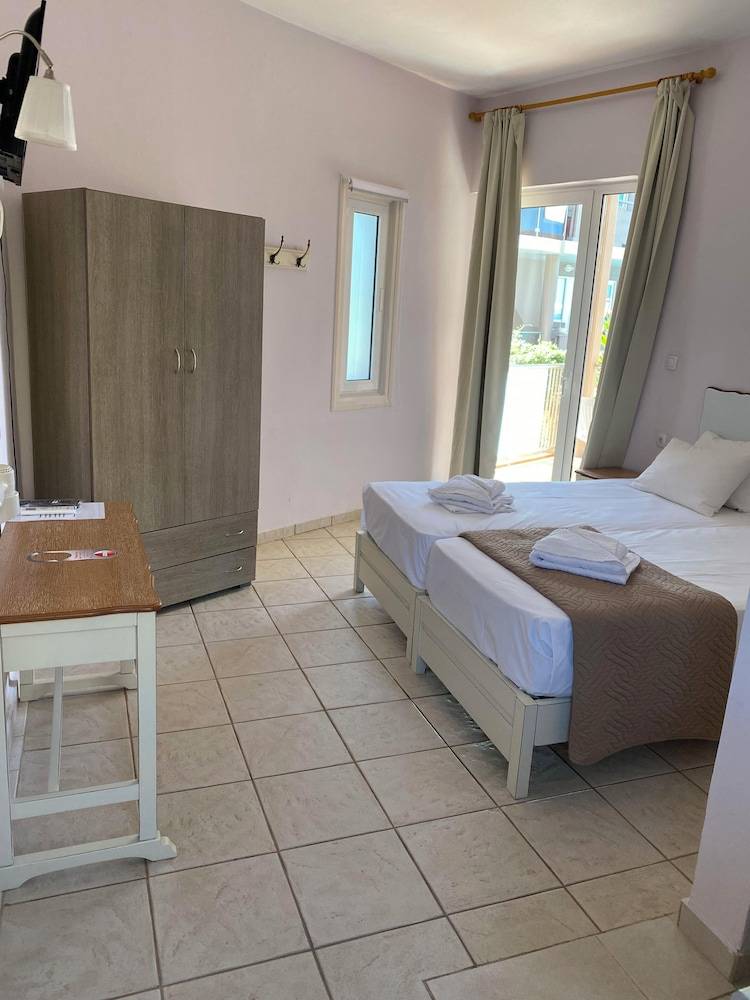 Girogiali beach hotel - Adults only 1