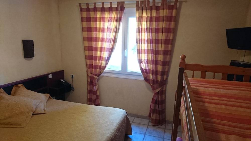 Hotel Les Cavalets 1