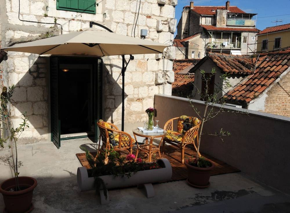 Rooms & Apartment Lasta 1