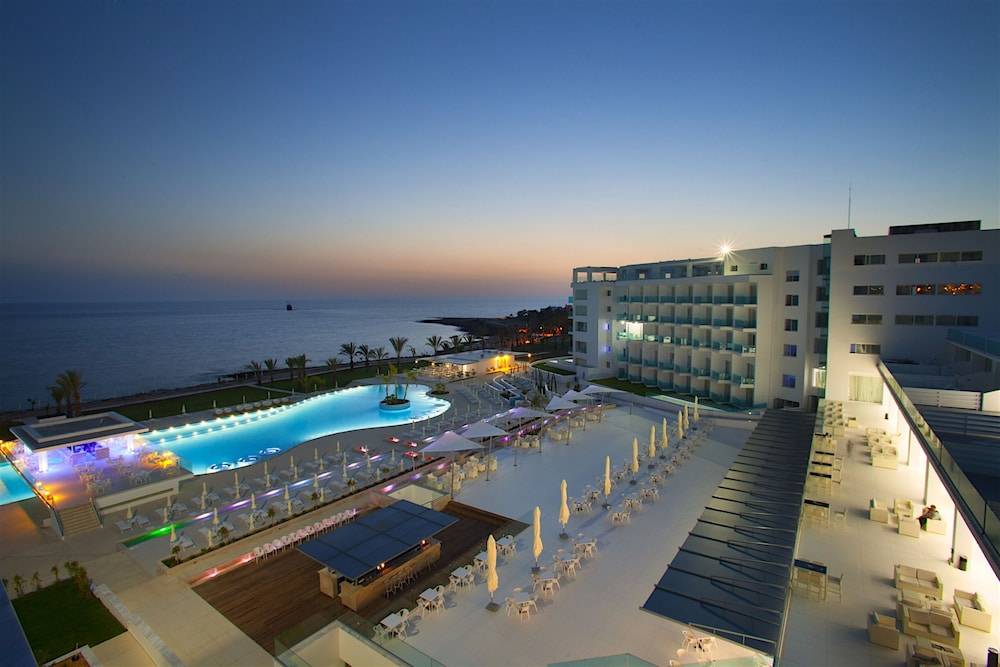 King Evelthon Beach Hotel & Resort 1