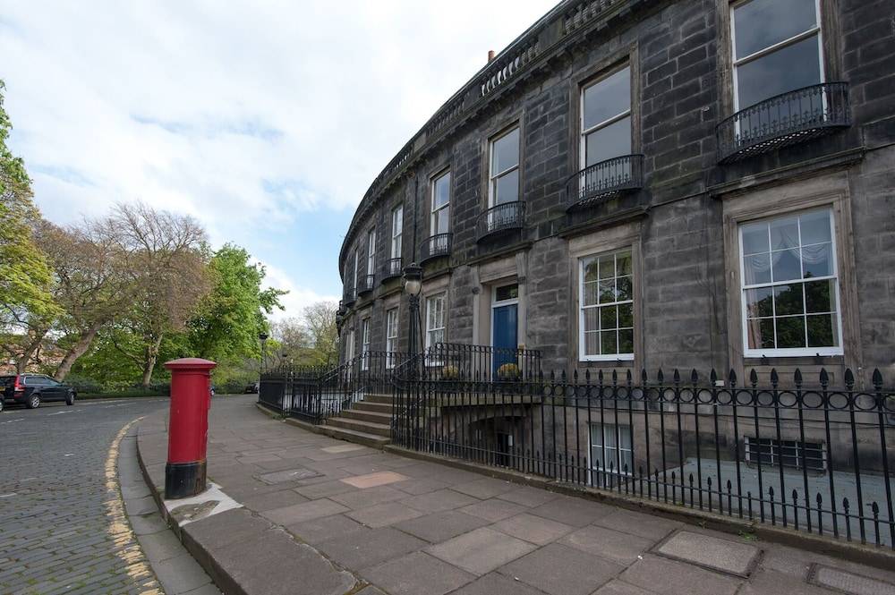City Retreat Edinburgh ApartHotels 1