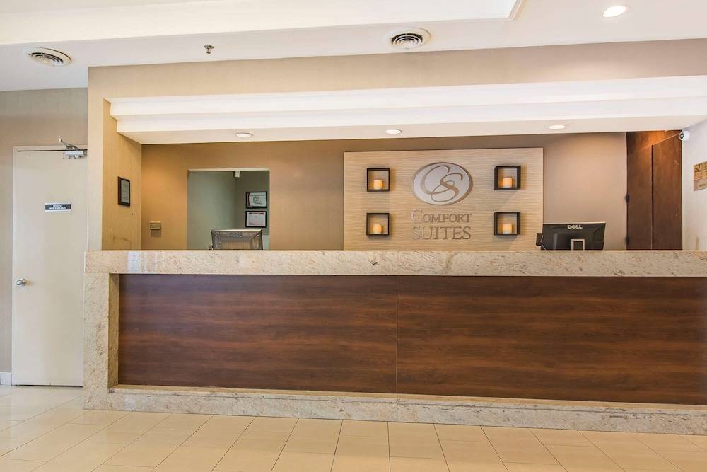 Comfort Suites Downtown 2