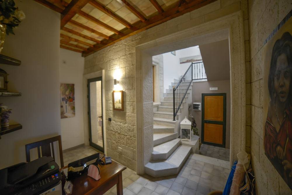 Vicolo del Porto 2