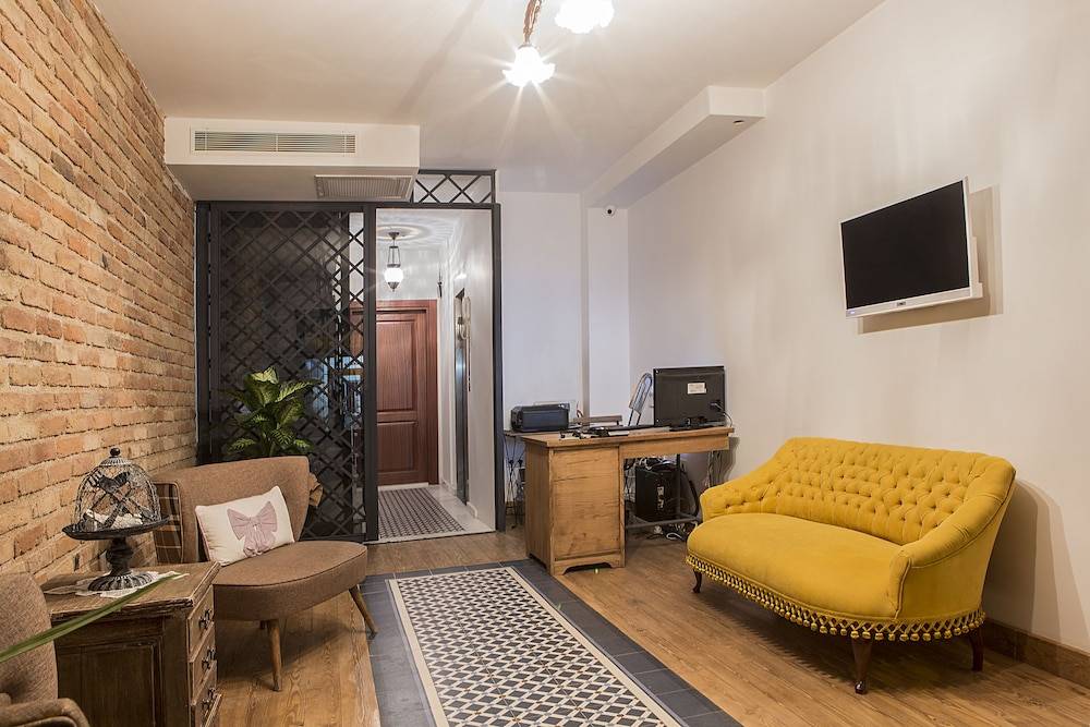 Oriella Hotel 2