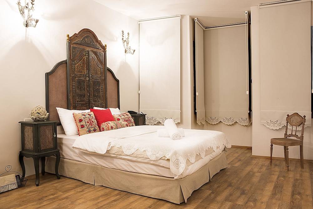 Oriella Hotel 1