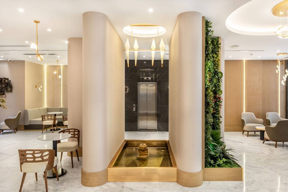 Bristol Hotel 2