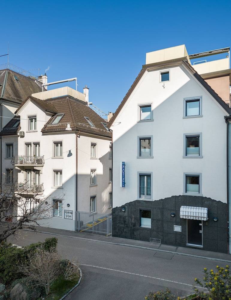 Aparthotel Familie Hugenschmidt 1