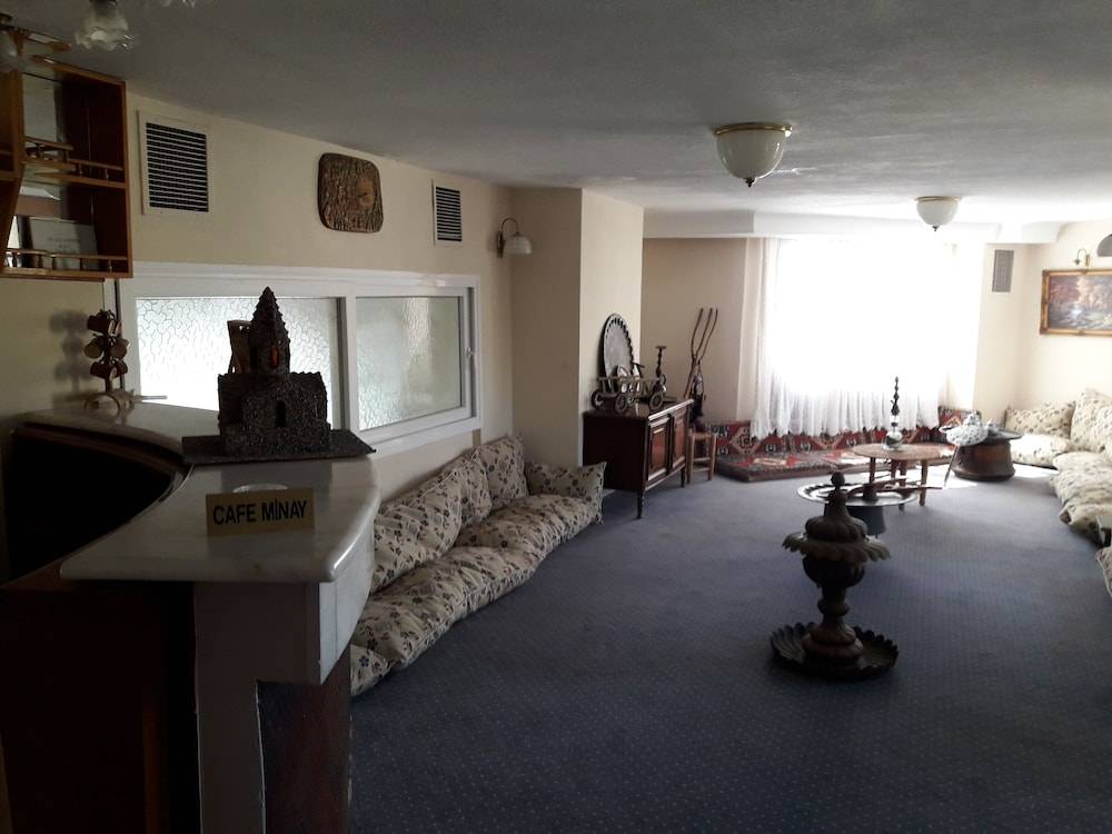 Minay Hotel 1