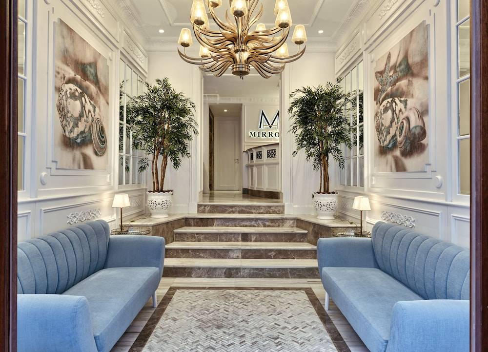 Mirrors Hotel İstanbul Taksim City Center 1