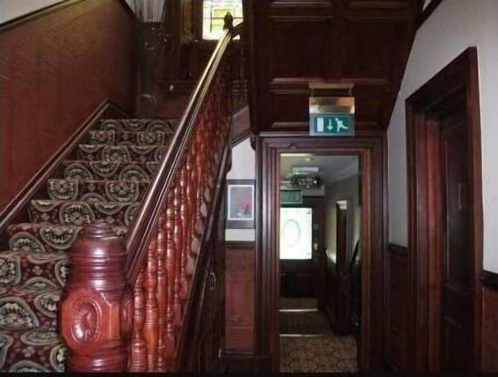 The Lauriston Hotel 2